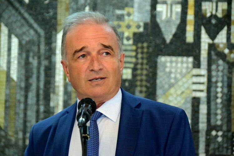 Кметът на Асеновград  декларира над 111 хил. лева годишна данъчна основа от трудови правоотношения