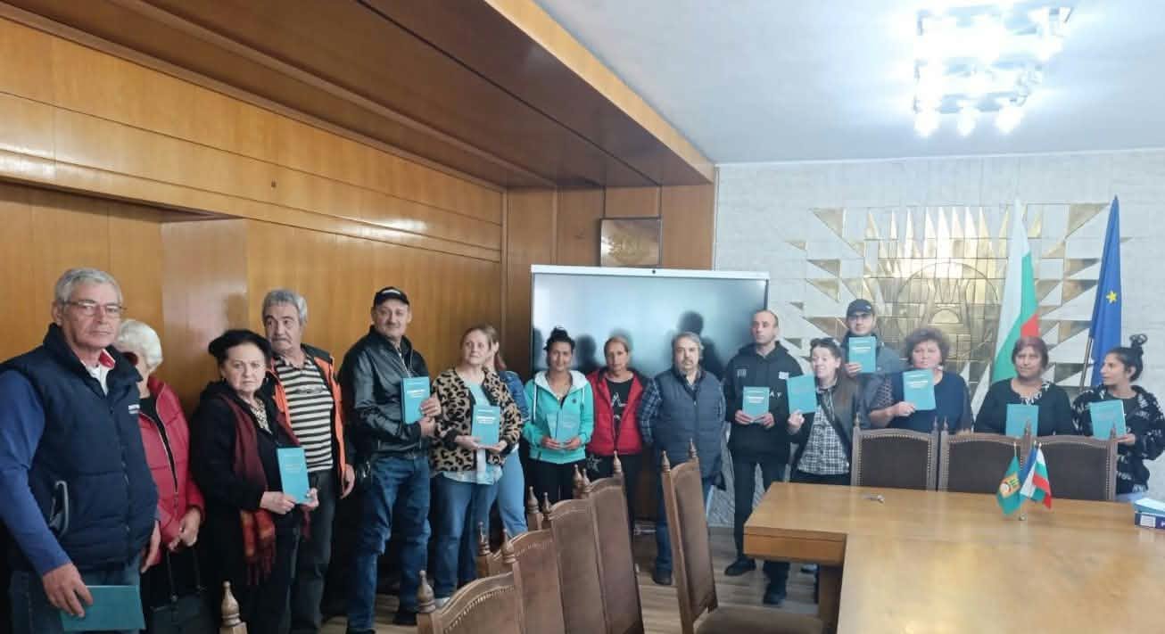 40 безработни от Смолян получиха сертификати след обучение за поддържане на паркове и градини