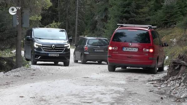 Започва асфалтирането на аварийния път в Пампорово, временно спират движението