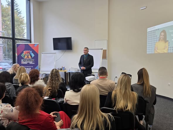 В Международния младежки център – Перник се проведе форумът „Спектър на възможностите“