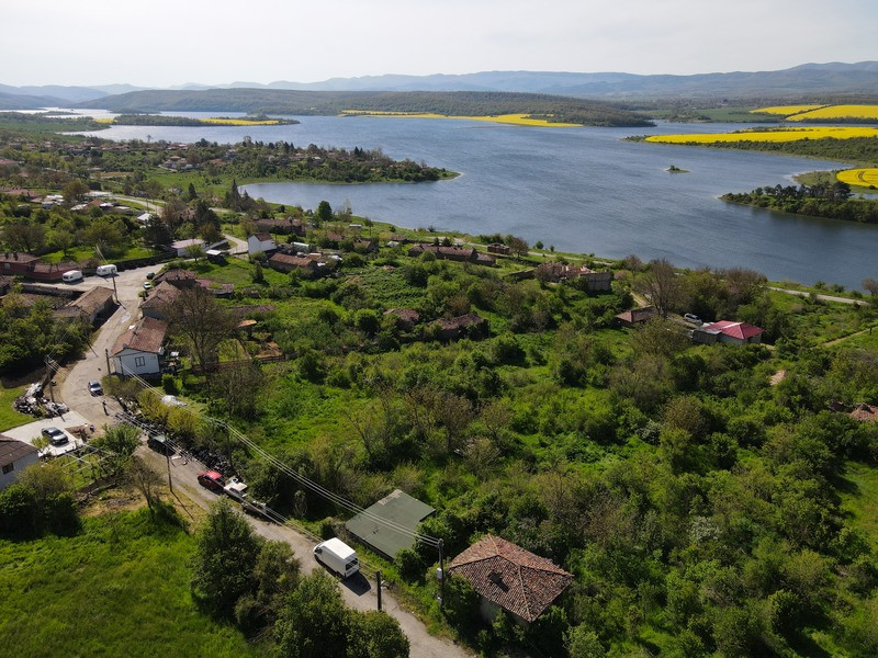 Продавам къща в с. Ловец