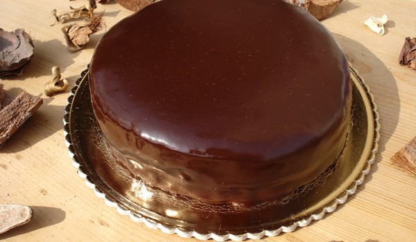 Бърза шоколадова торта с кафе