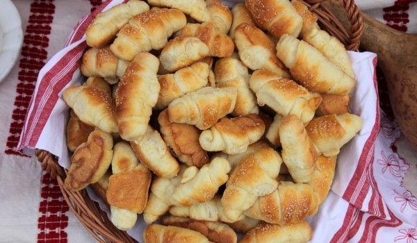 Кифлички с мая