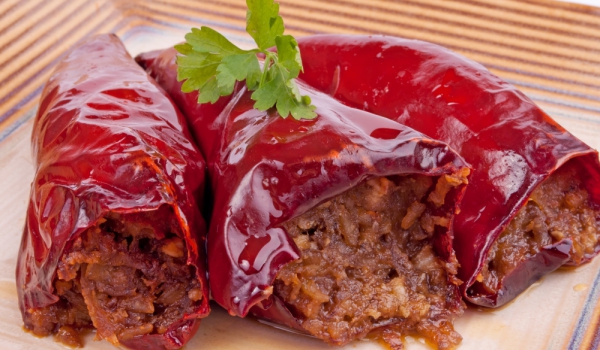 Пълнени сушени чушки с орехи